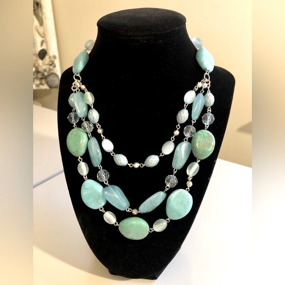 Shades of Turquoise Beads Necklace and Pierced Earrings - Picture 7 of 7